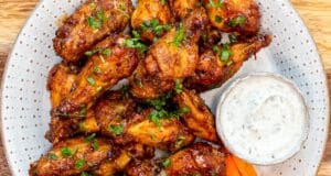 Buffalo csirkeszárnyak – egy csípős, ropogós és jellegzetesen amerikai fogás buffalo csirkeszárnyak
