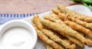 Ropogós rántott zöldbab joghurtos mártogatóssal rántott zöldbab