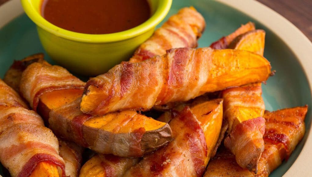 baconbe göngyölt burgonya