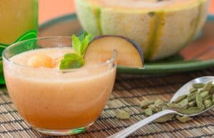 Hűsítő, főzés nélküli sárgadinnyeleves sárgadinnyeleves