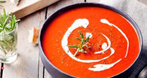 Zamatos és laktató paradicsom-krémleves: a tejszíntől lesz igazán krémes paradicsom krémleves