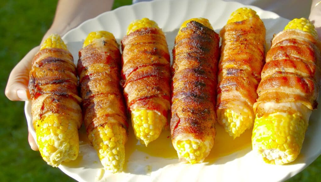 baconbe tekert grillezett kukorica