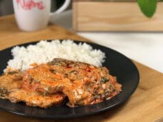 Újragondolt sertéspaprikás: a spenóttól és a gombától lesz igazán finom mediterrán sertéspaprikás