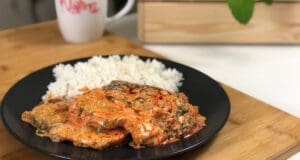 Újragondolt sertéspaprikás: a spenóttól és a gombától lesz igazán finom mediterrán sertéspaprikás