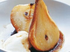 Egészben sült körte mézzel és fahéjjal sült körte