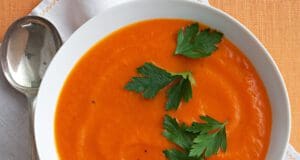 Nyári narancsos sárgarépaleves sárgarépaleves