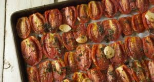 Gyors, könnyű és egészséges: puhára sült fokhagymás paradicsom sült fokhagymás paradicsom