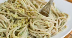 Krémes avokádós spagetti sok-sok parmezánnal avokádókrémes spagetti