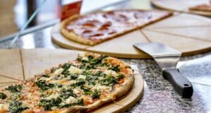 Ingyen pizzát ad az oltottaknak egy hazai étteremlánc pizza me covid