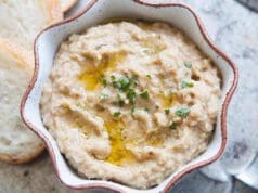 Ínycsiklandó reggeli: padlizsánkrém feta sajttal fetás padlizsánkrém