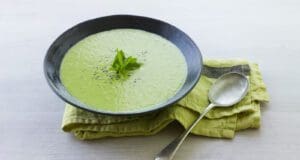 Selymes zöldborsó-krémleves zöldborsó krémleves