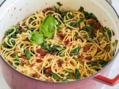 15 perces spenótos-aszalt paradicsomos tészta spenótos-aszalt paradicsomos tészta