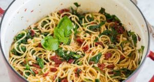 15 perces spenótos-aszalt paradicsomos tészta spenótos-aszalt paradicsomos tészta