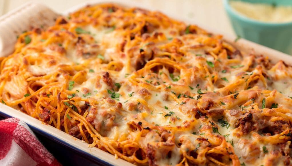 tepsiben sült bolognai spagetti