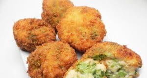 Nyúlós sajttal töltött brokkoligolyók brokkoligolyók