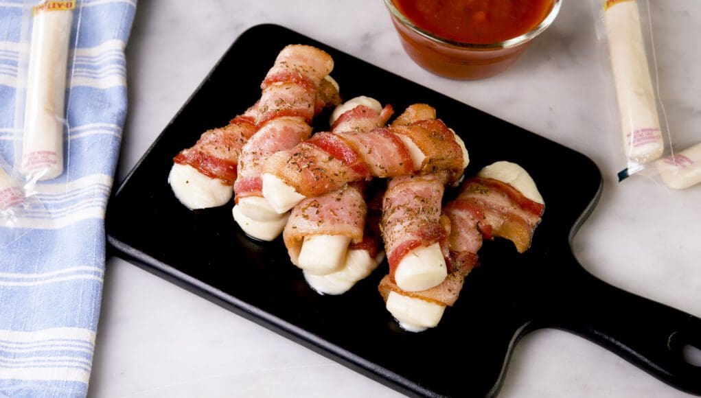 baconbe göngyölt mozzarella