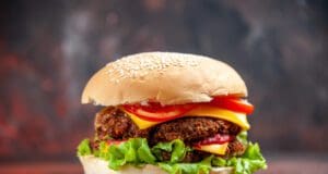 A sajtburger- és a covid-19 gyorsteszt-rendelések rekordot döntöttek a Woltnál 2021-ben