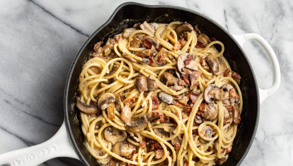 Gombás-baconos spagetti