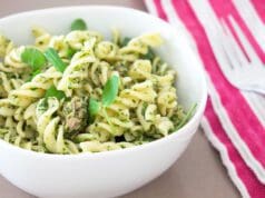 Pestós tonhalas tészta