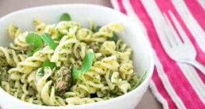 Pestós tonhalas tészta