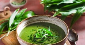 Selymes medvehagyma-krémleves medvehagyma krémleves