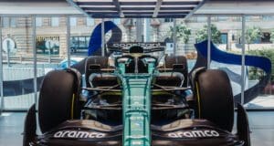 ÚJRA BUDAPEST BELVÁROSÁBA KÖLTÖZTETI AZ ASTON MARTIN FORMA1™ CSAPAT ÉLMÉNYÉT A PERONI NASTRO AZZURRO 0,0% Peroni Aston Martin