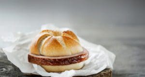 Országos kutatás: ezt eszik a magyarok, ha útnak indulnak autóval Libamájas szendó OMV