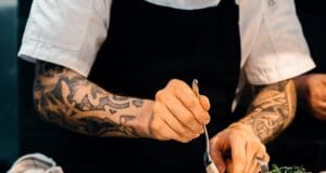 Gasztronómiai lendület: Hogyan indíts kulináris vállalkozást a Jooble szakértői tanácsaival szakács