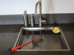 Mosogató duguláselhárítás: A konyhai mosogató dugulásának megoldása