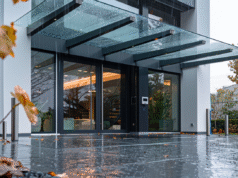 Üveg előtetők: tervezési tippek, terhelés, beszerelés