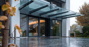 Üveg előtetők: tervezési tippek, terhelés, beszerelés