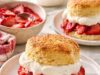 Epres shortcake – a nyár legjobb desszertje házilag Epres shortcake recept: vajas, pelyhes pogácsatészta friss eperrel és tejszínhabbal. Egyszerű nyári desszert lépésről lépésre.