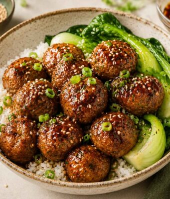 Ázsiai pulykahúsgolyók, amik után a sima fasírt hirtelen nagyon unalmasnak tűnik Ázsiai húsgolyó recept