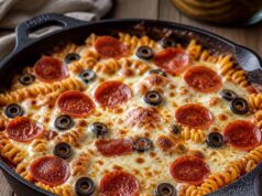 Serpenyős pizza rakott tészta: egytálas vacsora 35 perc alatt Serpenyős pizza rakott tészta: egytálas vacsora 35 perc alatt