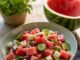 Görögdinnyés feta saláta: 10 perces nyári frissítő gránátalmával Görögdinnyés feta saláta: 10 perces nyári frissítő gránátalmával