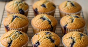 Mandulalisztes áfonyás muffin: gluténmentesen is ropogós tetejű, puha belsejű Mandulalisztes áfonyás muffin: gluténmentesen is ropogós tetejű, puha belsejű