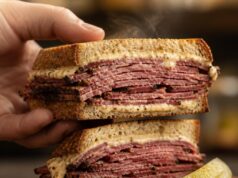Pastrami szendvics feltét: szarvasgomba majonéz, ami emeli az ízét Pastrami szendvics feltét: szarvasgomba majonéz, ami emeli az ízét