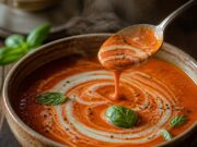 Sült pirospaprika-krémleves: mélyebb íz, mint a fehérgumis konzervverzió Sült pirospaprika-krémleves: mélyebb íz, mint a fehérgumis konzervverzió