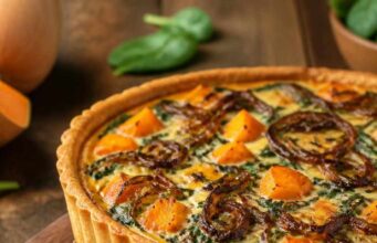Sütőtökös-spenótos quiche karamellizált hagymával Sütőtökös-spenótos quiche karamellizált hagymával