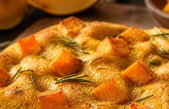 Dagasztás nélküli sütőtökös focaccia rozmaringgal Dagasztás nélküli sütőtökös focaccia rozmaringgal